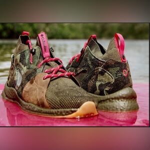 Shoe Gallery x Columbia SF/FT Outdry Mid “Pink Island” NWT US 7.5 EUR 40.5